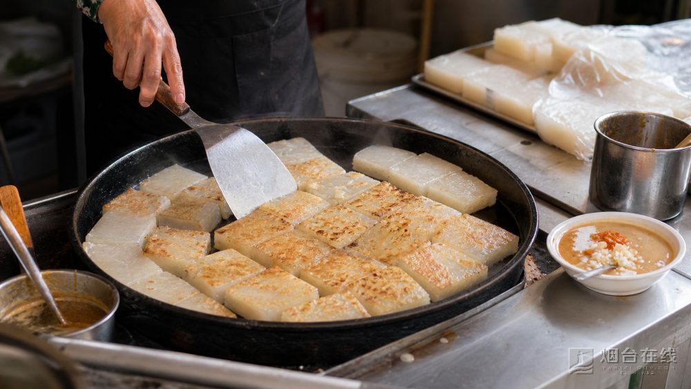 它和鲅鱼水饺的精细不同,强调的是分量和饱足