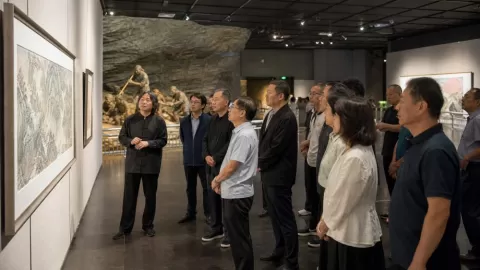 崔景哲携工笔作品走进招远黄金博物馆，画展如何连接金都文化（文博院馆）