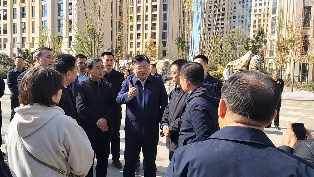 整改时间不等于个人办证时间张术平在现场谈到开发商责任时,情绪很直接,留下