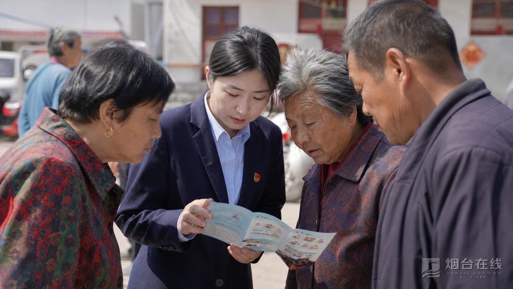 近日,支行党支部与丁家夼村村委会党支部联合开展主题党日活动
